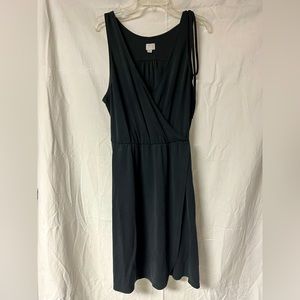 Black sleeveless dress size L